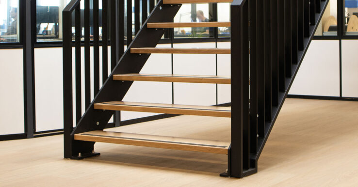 Jouw open trap bekleden met PVC?