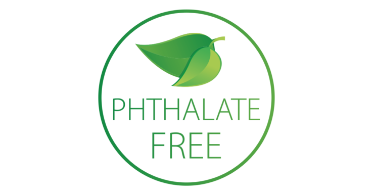 Phtalate Free-logo met twee groene bladeren en tekst die aangeeft dat het product vrij is van ftalaten.