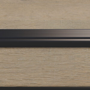 6810 traprenovatie met zwart profiel