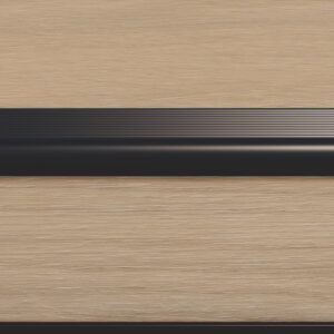 7810 traprenovatie vivafloors met zwart profiel close-up