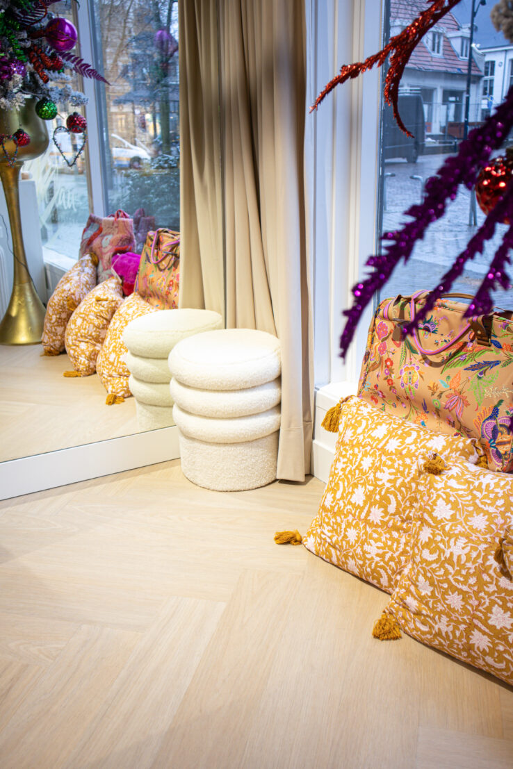 knus hoekje la lau conceptstore visgraag pvc vloer