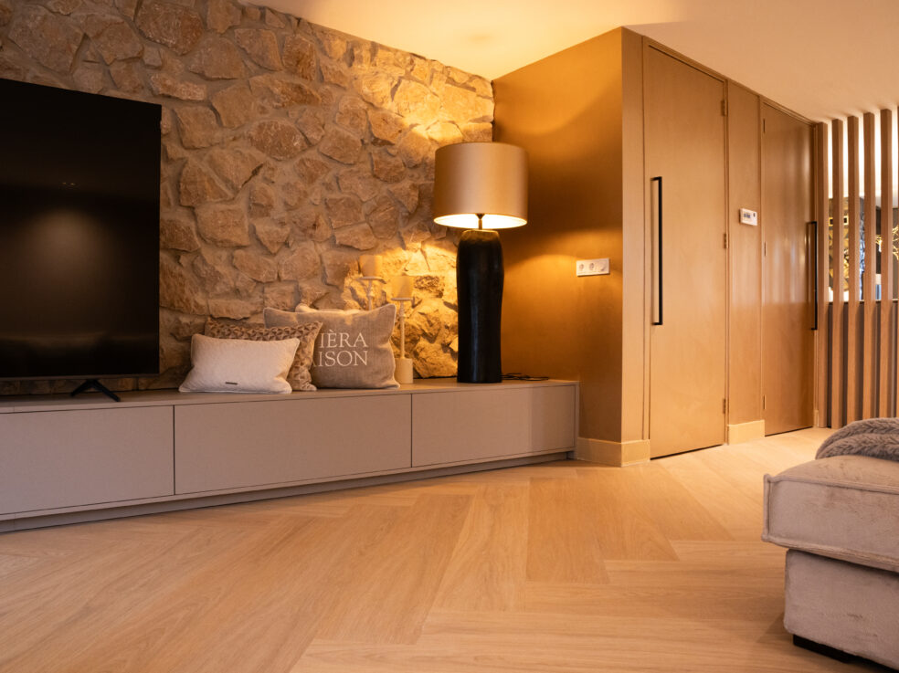 Een dinograat vloer bij iemand thuis in oldenzaal